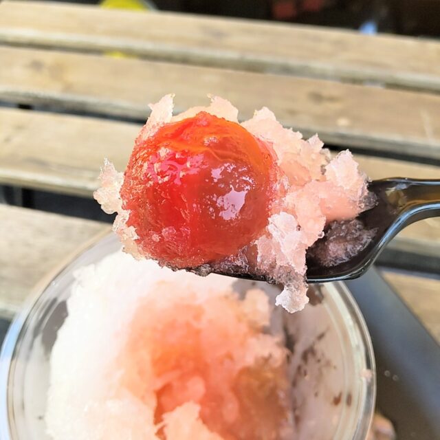 トマトのかき氷のトマトシロップ漬け