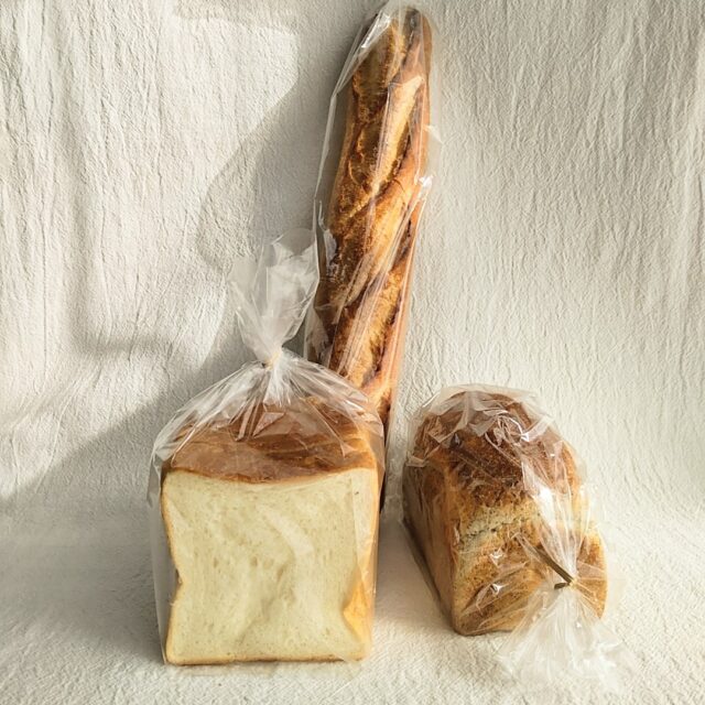 幸せのパンの食パンとフランスパン